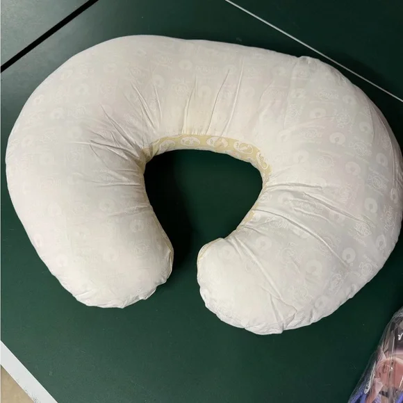 Boppy Pillow with 3 Slipcovers - Picture 2 of 3